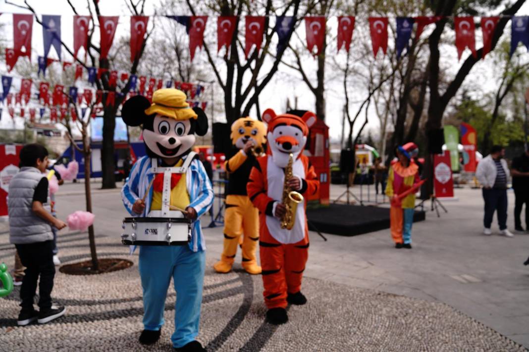 İBB'den Ramazan Bayramı'na özel 'Özgürlük ve Demokrasi Şenliği' başladı 1